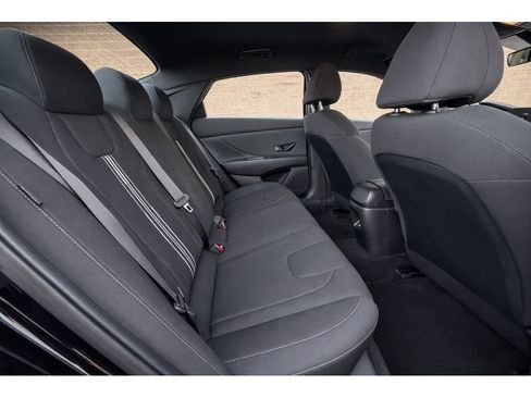 Used 2025 Hyundai Elantra Sport image 17