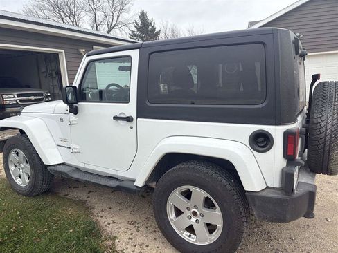 Used 2012 Jeep Wrangler Sahara w/ Connectivity Group AWD/4WD image 3