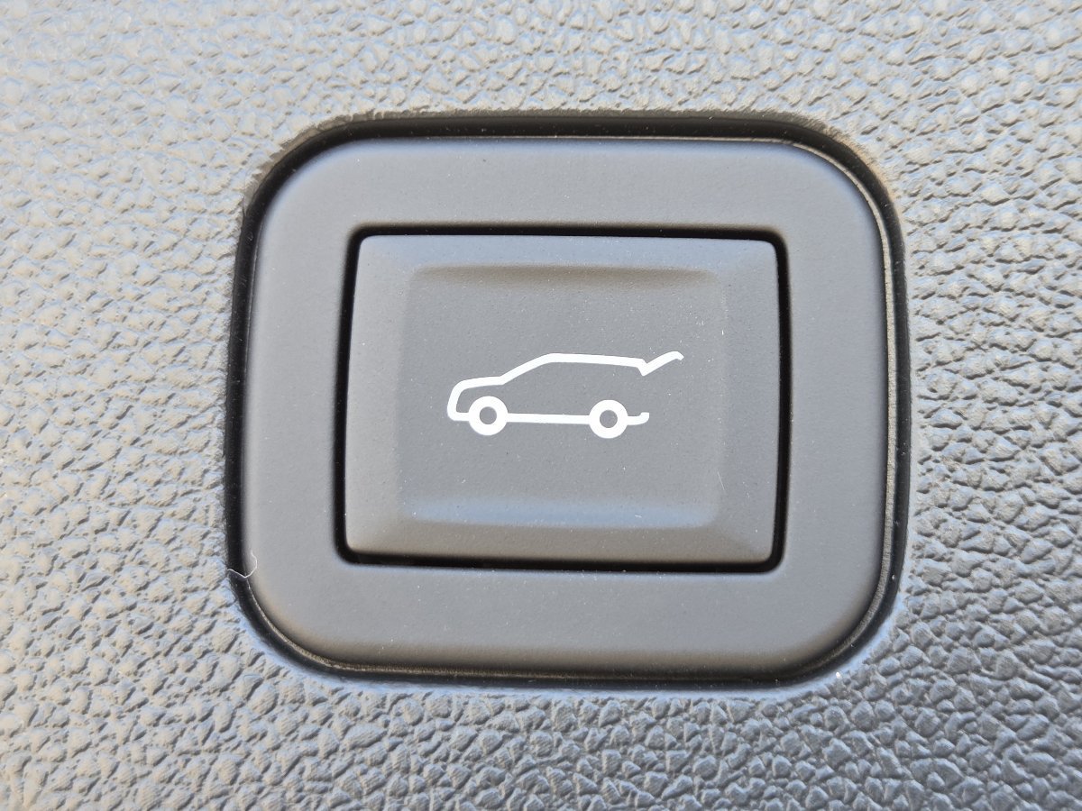 New 2027 Chevrolet Equinox LT w/ Convenience Package II FWD image 24