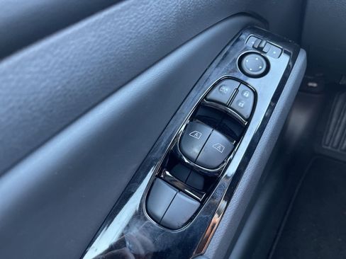 New 2025 Nissan Altima 2.5 SL image 39