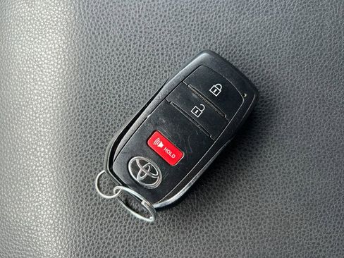 Used 2025 Toyota Tacoma TRD Sport image 33