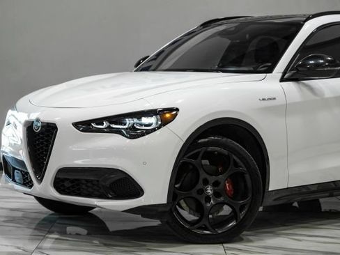 Used 2024 Alfa Romeo Stelvio Veloce AWD/4WD image 8