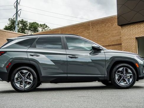 Certified 2025 Hyundai Tucson SEL FWD image 6