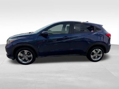 Used 2017 Honda HR-V EX image 3