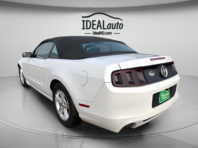Used 2014 Ford Mustang Convertible RWD image 5