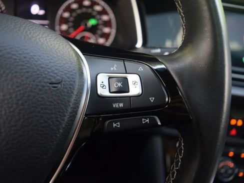 Used 2020 Volkswagen Jetta R-Line FWD image 5