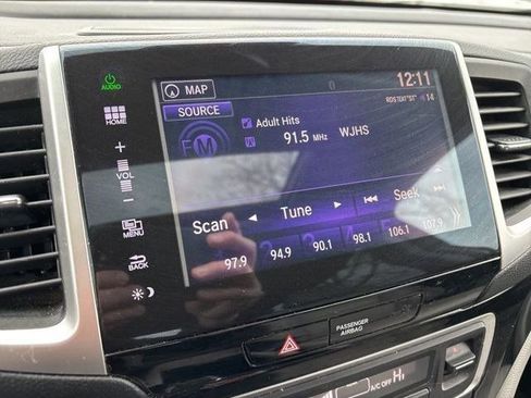 Used 2016 Honda Pilot Touring image 20