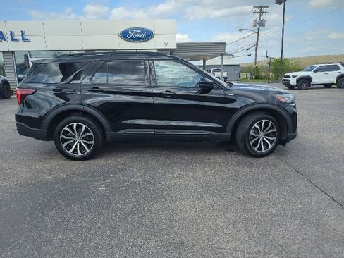 Used 2025 Ford Explorer ST-Line image 10