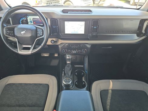 Certified 2023 Ford Bronco Wildtrak image 8