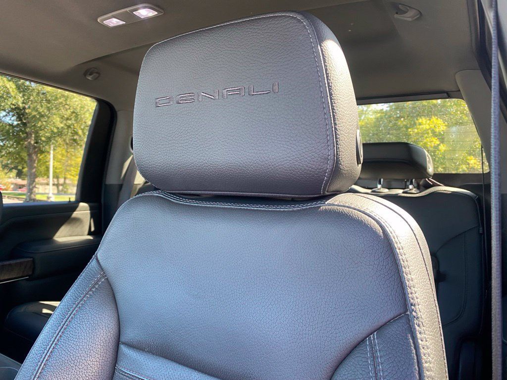 Used 2022 GMC Sierra 2500 Denali w/ Denali Ultimate Package AWD/4WD image 13