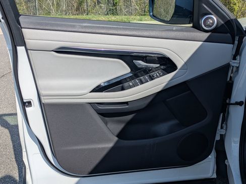 Used 2020 Land Rover Range Rover Evoque S image 20