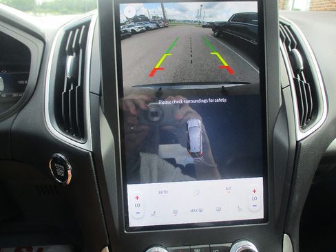 Used 2024 Ford Edge SEL AWD/4WD image 7