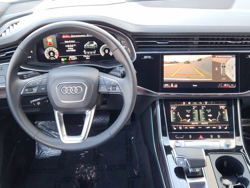 Used 2021 Audi Q8 Prestige w/ Prestige Package image 28