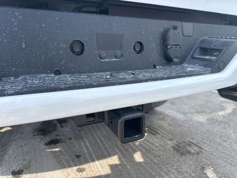 New 2026 RAM 1500 4x4 Crew Cab image 23