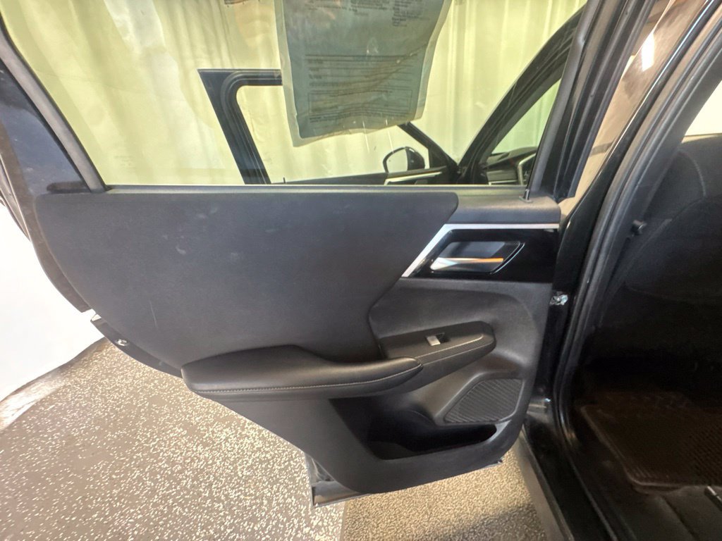 Used 2022 Mitsubishi Outlander ES AWD/4WD image 34