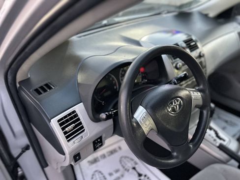 Used 2011 Toyota Corolla LE FWD image 9
