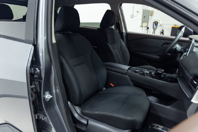 Used 2023 Nissan Rogue S AWD/4WD image 25