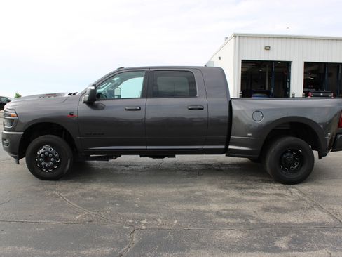 Used 2025 RAM 3500 Laramie w/ Night Edition AWD/4WD image 5