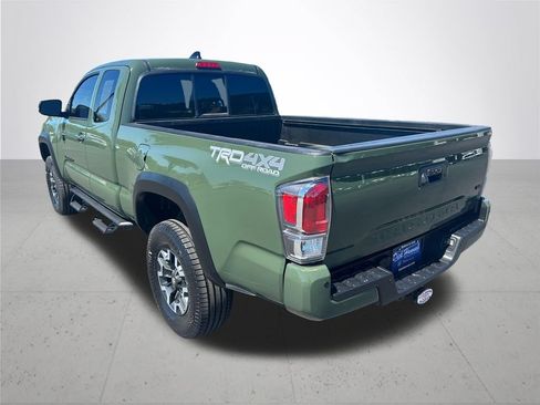 Used 2021 Toyota Tacoma TRD Off-Road w/ TRD Premium Off Road Package AWD/4WD image 9