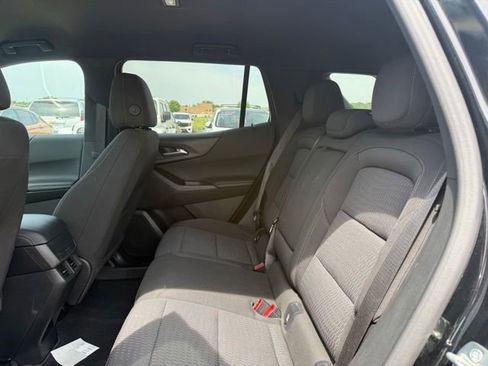 Used 2025 Chevrolet Equinox LT FWD image 18