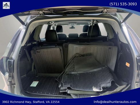 Used 2019 Toyota Highlander Plus AWD/4WD image 9