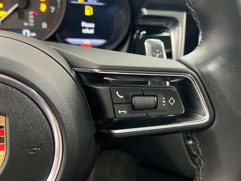 Used 2024 Porsche Macan image 11