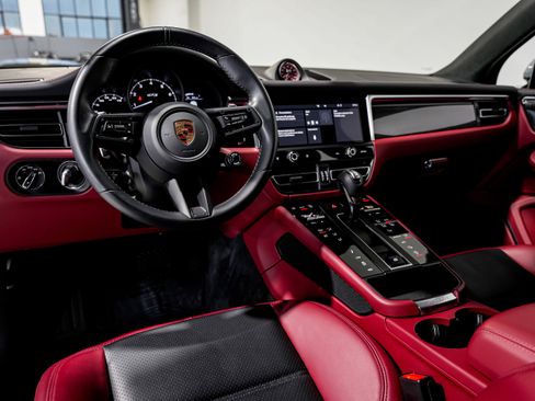 Used 2022 Porsche Macan GTS w/ Sport Chrono Package image 9