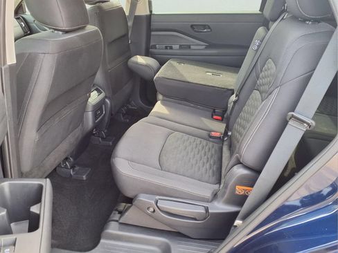 Used 2025 Nissan Pathfinder SV FWD image 22