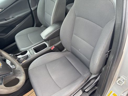 Used 2019 Chevrolet Cruze LS image 17