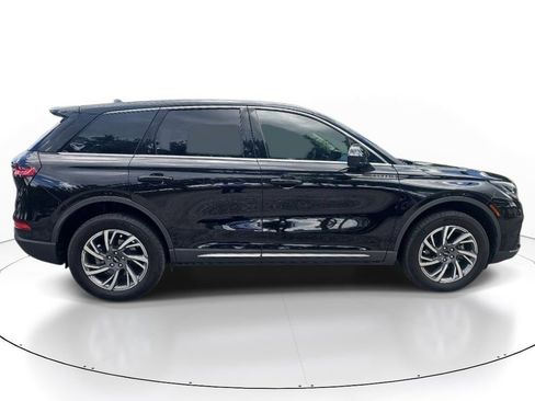 Used 2024 Lincoln Corsair FWD image 6