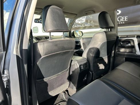 Used 2020 Toyota 4Runner SR5 Premium image 14