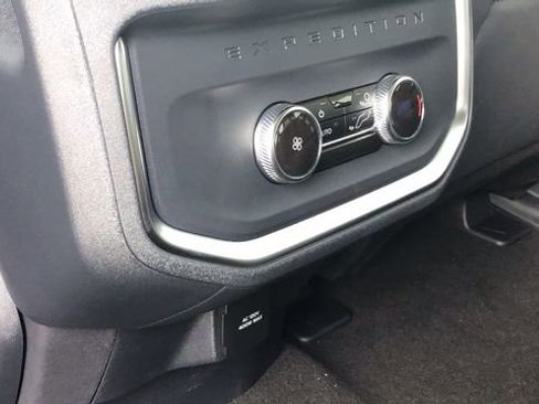 New 2025 Ford Expedition Max Active image 16