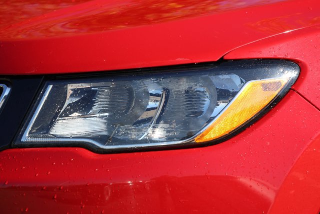Used 2018 Jeep Compass Latitude w/ Popular Equipment Group AWD/4WD image 10