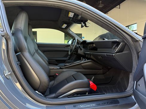 Used 2025 Porsche 911 Carrera GTS image 28