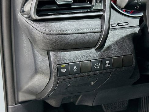 Used 2019 Toyota Camry XSE image 10