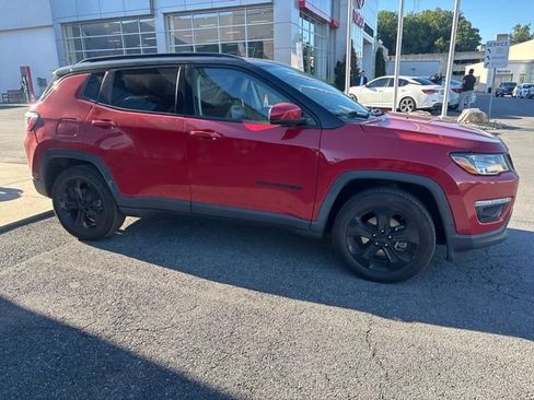 Used 2021 Jeep Compass Latitude w/ Sun and Sound Group AWD/4WD image 4