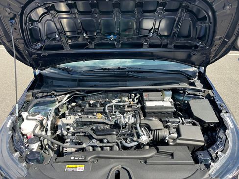 Used 2025 Toyota Corolla LE image 31