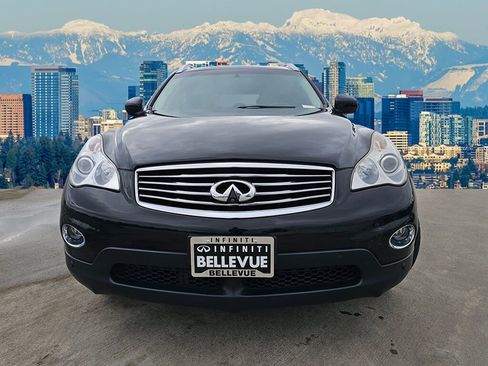 Used 2015 INFINITI QX50 Journey w/ Premium Package image 2