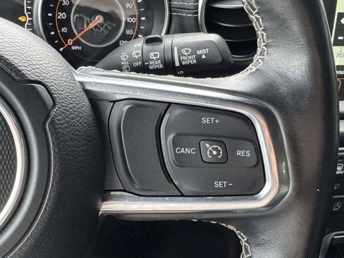 Used 2022 Jeep Wrangler Unlimited Sahara w/ LED Lighting Group AWD/4WD image 22