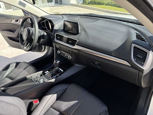Used 2018 MAZDA MAZDA3 Touring image 33