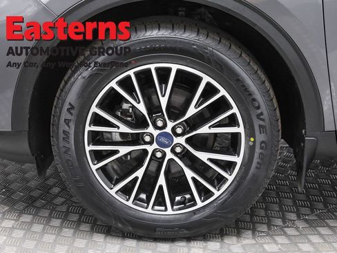 Used 2022 Ford Escape SE w/ Cold Weather Package image 31