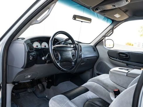 Used 2001 Ford F150 Lightning image 18