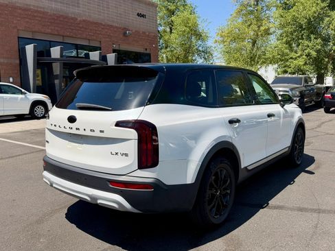 Used 2020 Kia Telluride LX AWD/4WD image 5
