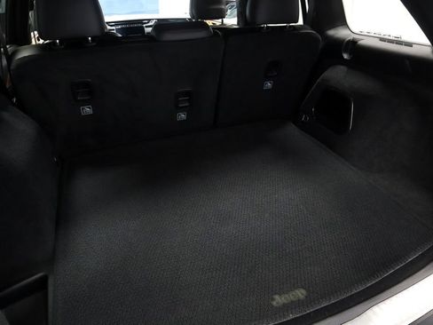 Used 2022 Jeep Grand Cherokee Summit AWD/4WD image 16