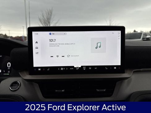 Used 2025 Ford Explorer Active image 23