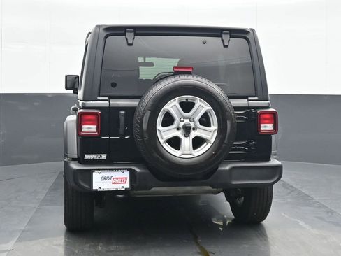 Used 2021 Jeep Wrangler Unlimited Sport image 5
