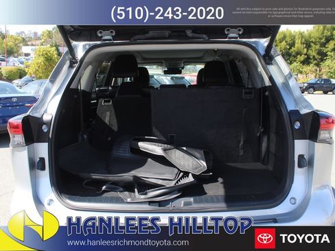 Certified 2024 Toyota Highlander Platinum AWD/4WD image 10