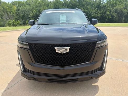 Certified 2024 Cadillac Escalade ESV Sport Platinum w/ LPO, ONYX Package AWD/4WD image 8