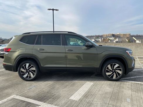 New 2026 Volkswagen Atlas SE image 2