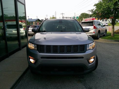 Used 2019 Jeep Compass Latitude w/ Popular Equipment Group AWD/4WD image 3